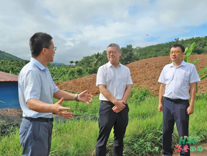 艾軼倫在立才農(nóng)場公司墾區(qū)耕地“非糧化”“非農(nóng)化”專項(xiàng)整改復(fù)耕地塊調(diào)研。